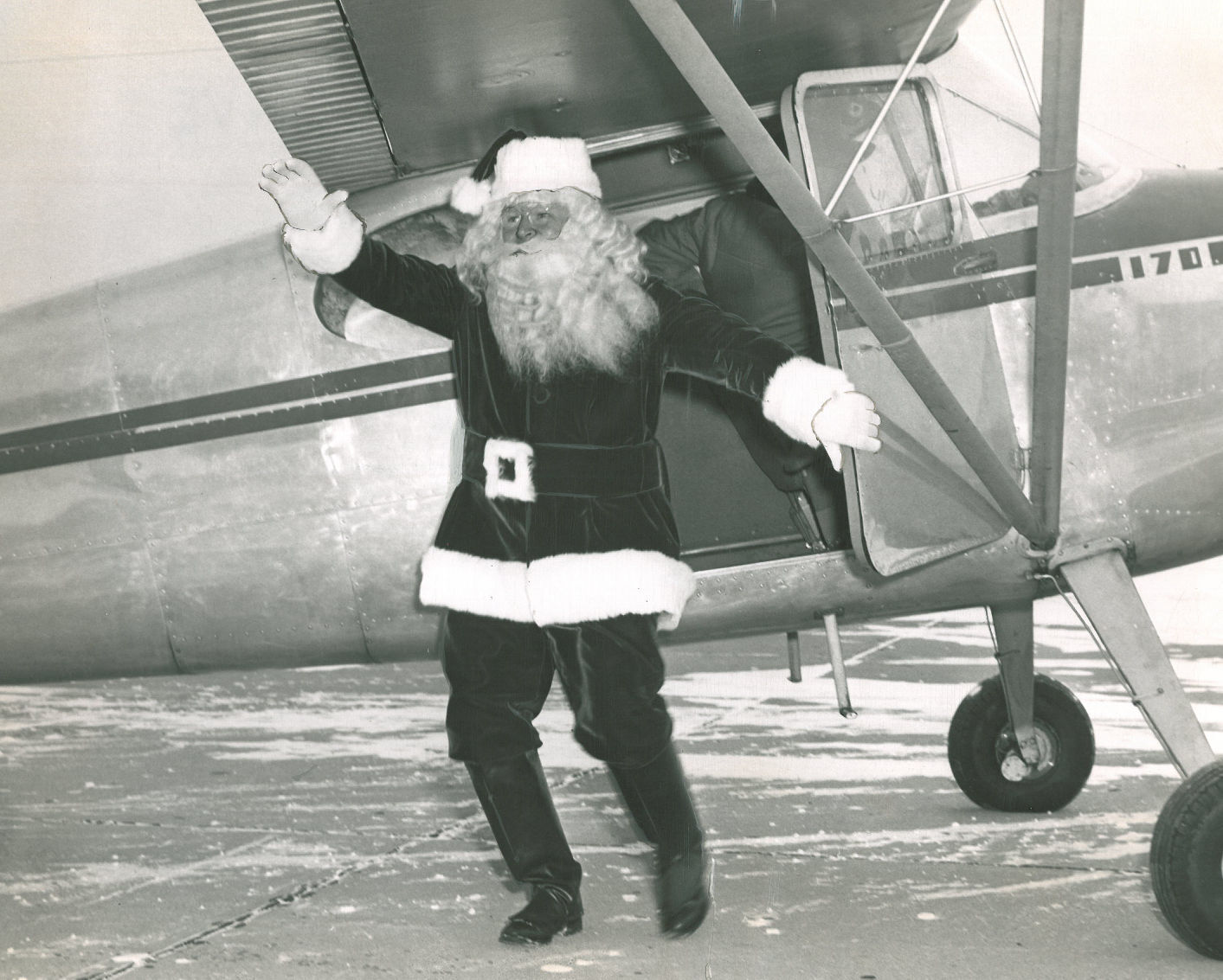 Waving santa